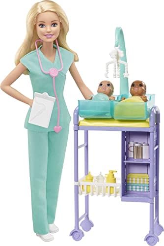 ברבי קריירות בובה ומשחק, נושא רופא תינוק עם בובת אופנה בלונדינית, 2 בובות תינוק, רהיטים ואביזרים